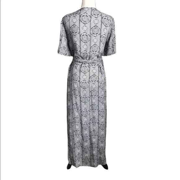 Roxy Women dress.  - Picture 2 of 8